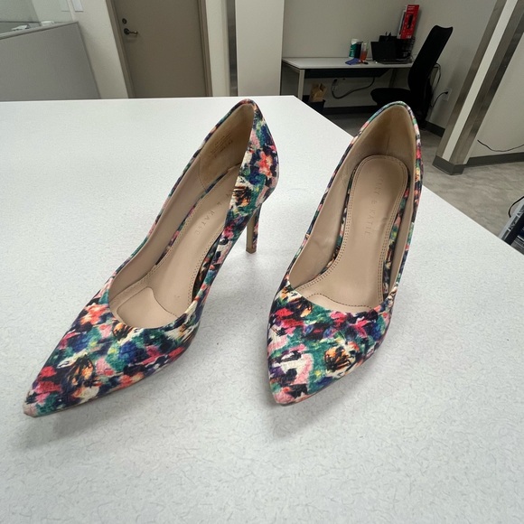 Kelly & Katie Shoes - Kelly & Katie Multicolor Floral Pointed-Toe Pumps
